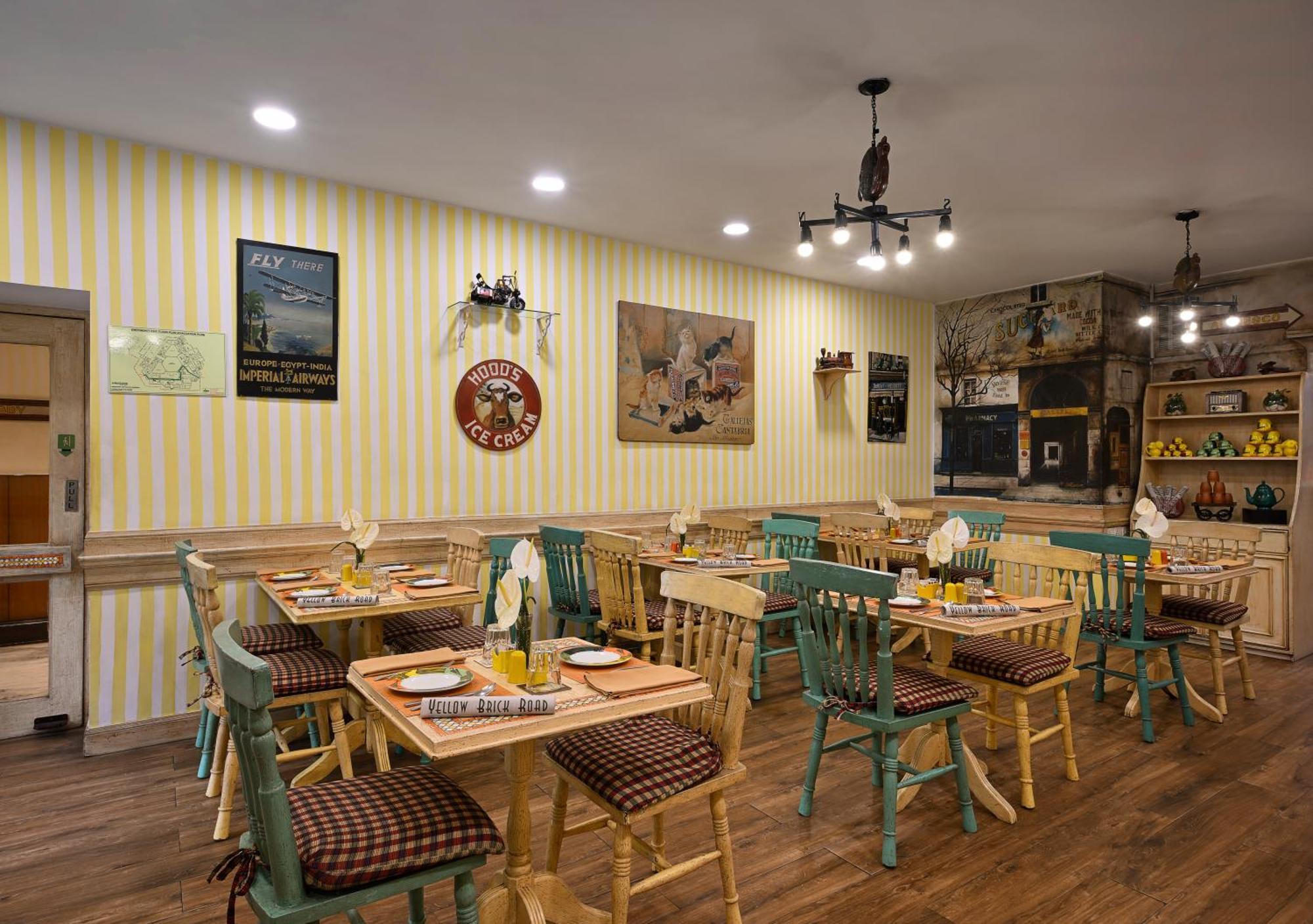 Отель Ambassador, New Delhi - Ihcl Seleqtions Экстерьер фото Restaurant interior