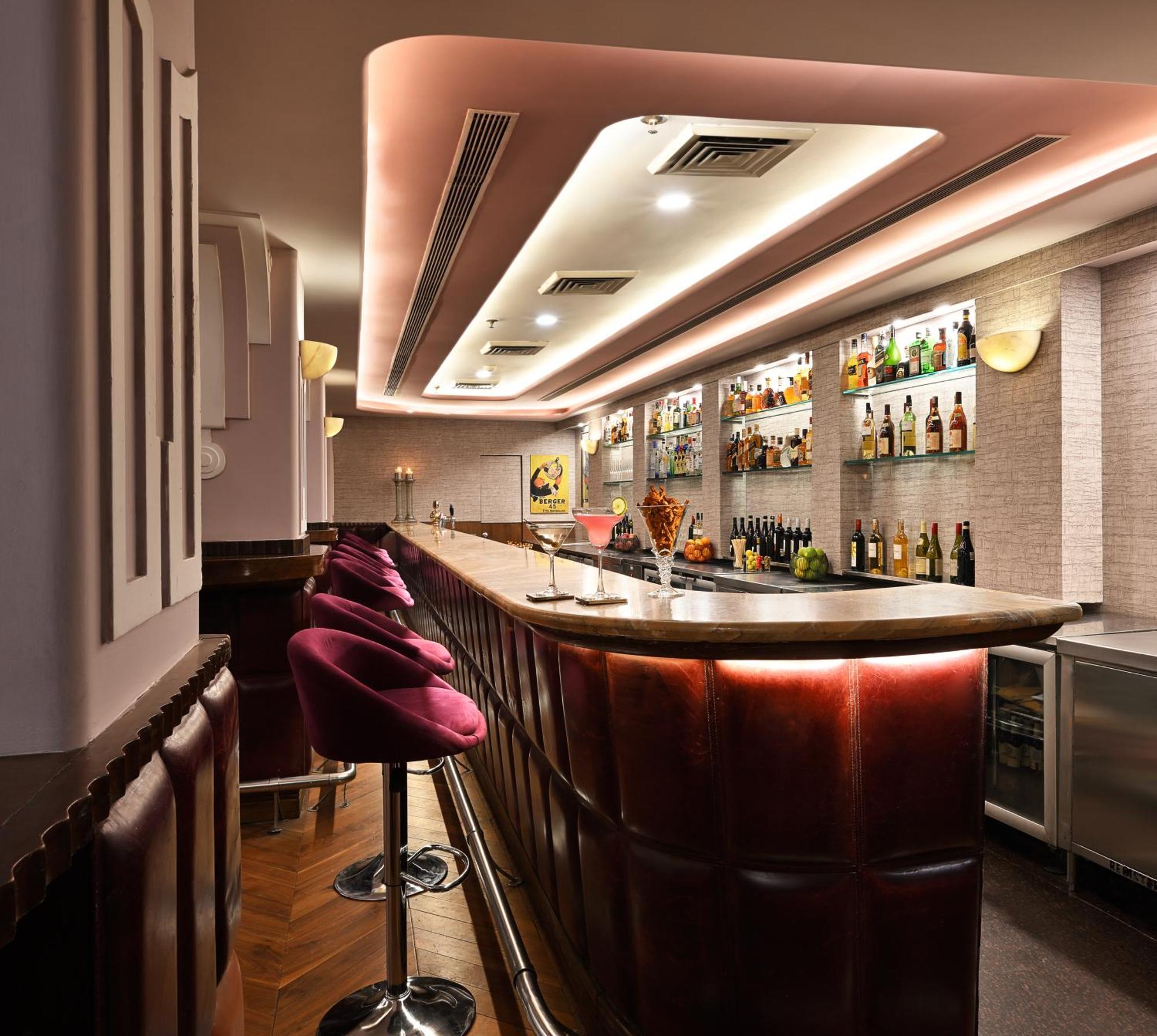 Отель Ambassador, New Delhi - Ihcl Seleqtions Экстерьер фото The bar at the 2010 London Olympics