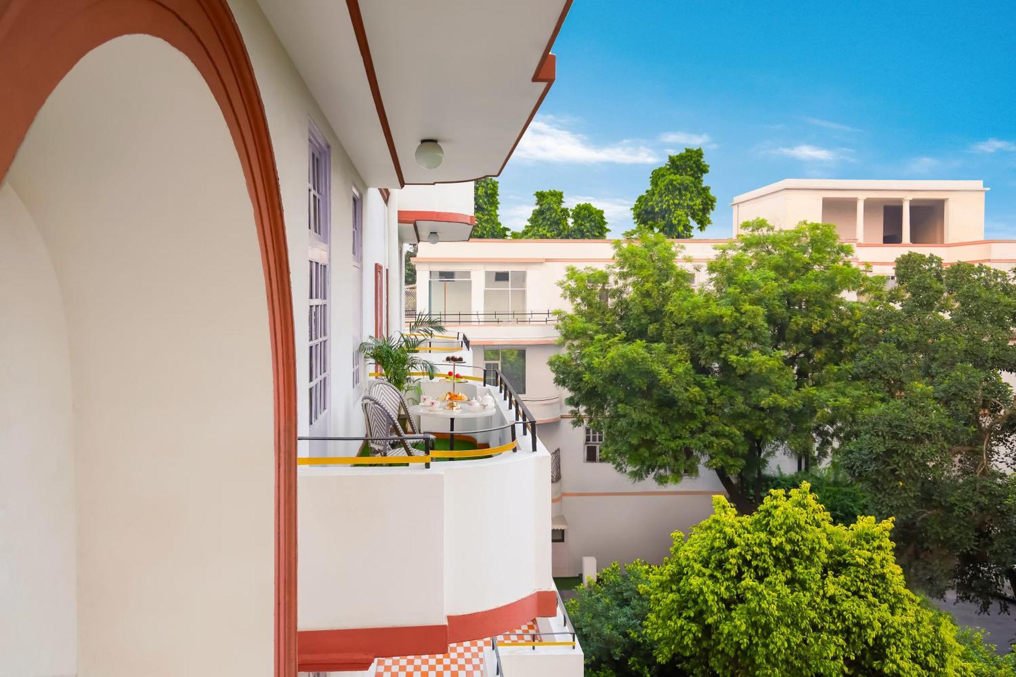 Отель Ambassador, New Delhi - Ihcl Seleqtions Экстерьер фото Hostel